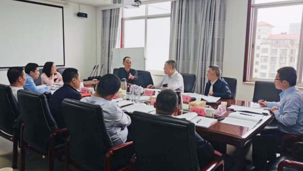 弘揚(yáng)憲法精神，共建法治社會(huì)